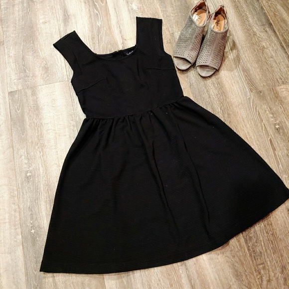American Eagle Outfitters Dresses & Skirts - American Eagle Black Dress
